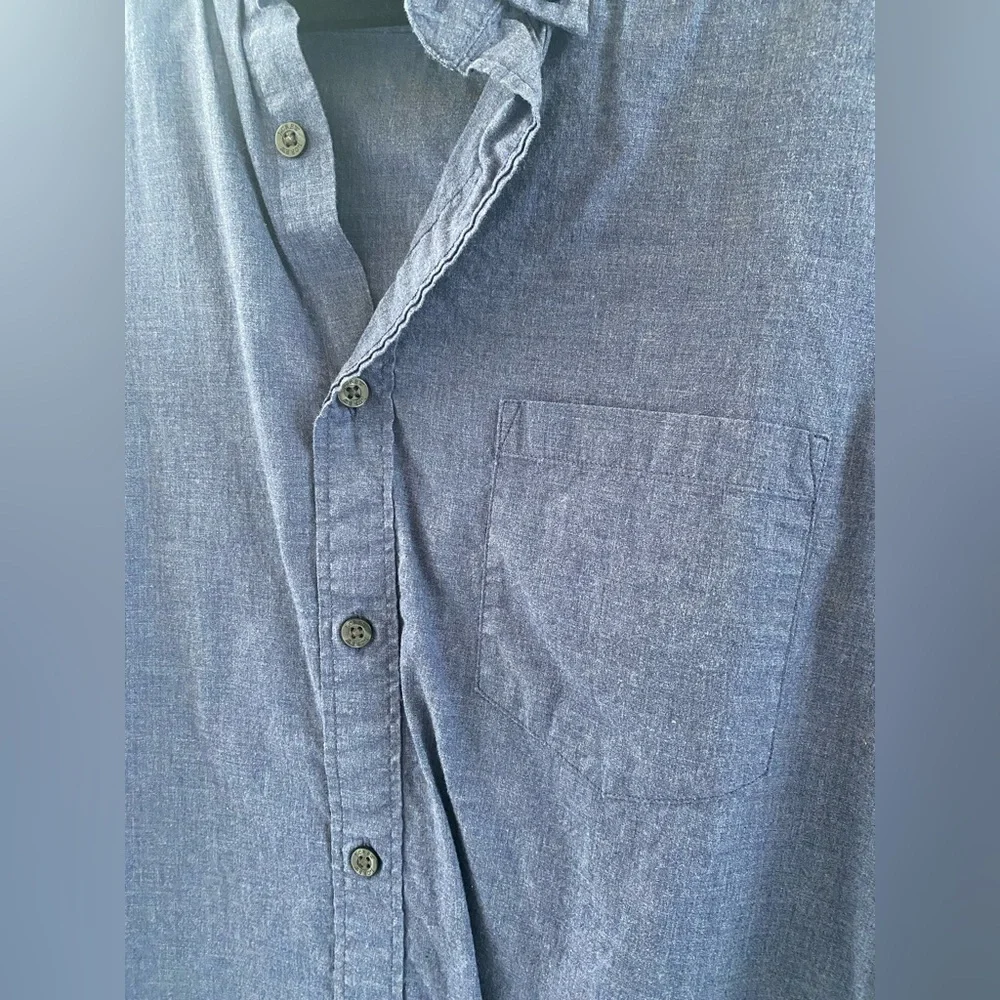 J. Crew - Men’s 100% Cotton Button Down Oxford Shirt in Blue - Size M